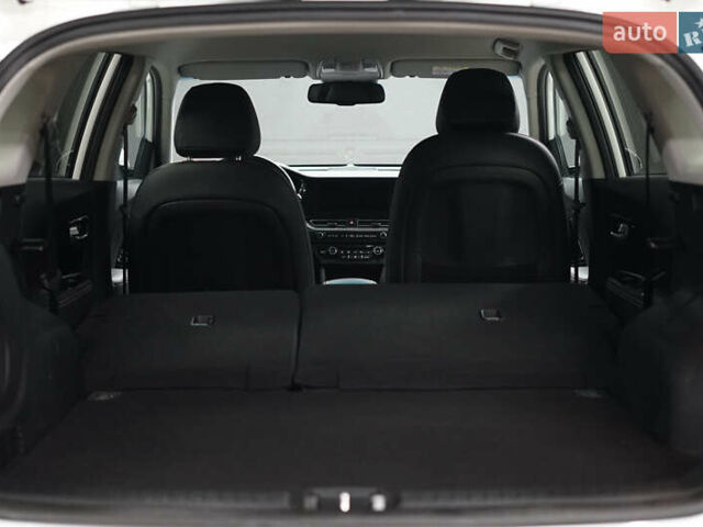 Киа Niro 2021 в Киеве на Automoto.ua Белый Киа Niro, объемом двигателя 0 л и пробегом 52 тыс. км за 18200 $, фото 32 на Automoto.ua