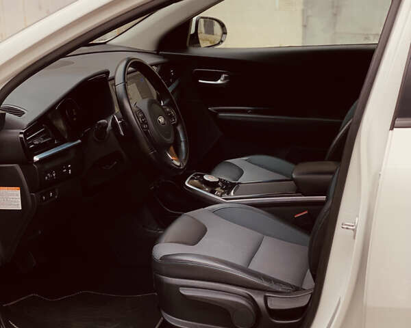 Белый Киа Niro, объемом двигателя 0 л и пробегом 164 тыс. км за 17750 $, фото 29 на Automoto.ua