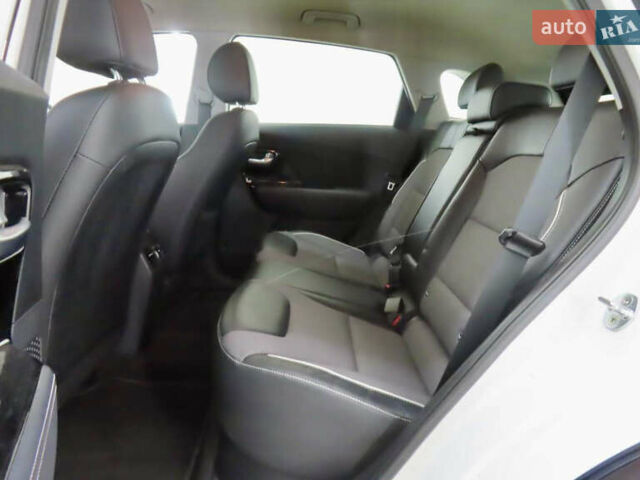 Белый Киа Niro, объемом двигателя 0 л и пробегом 150 тыс. км за 18299 $, фото 41 на Automoto.ua