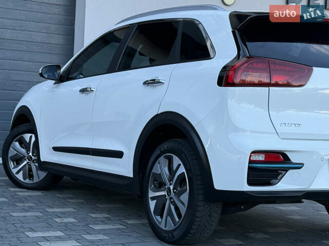 Белый Киа Niro, объемом двигателя 0 л и пробегом 80 тыс. км за 17800 $, фото 32 на Automoto.ua