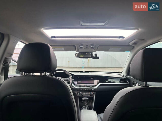 Белый Киа Niro, объемом двигателя 1.6 л и пробегом 40 тыс. км за 25150 $, фото 29 на Automoto.ua