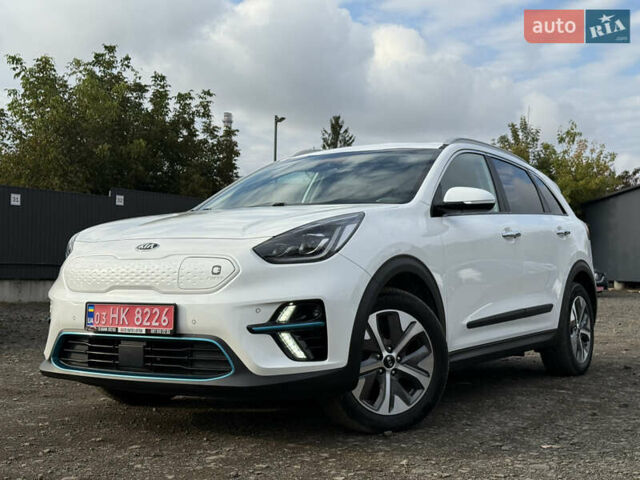 Білий Кіа Niro, об'ємом двигуна 0 л та пробігом 82 тис. км за 23266 $, фото 3 на Automoto.ua
