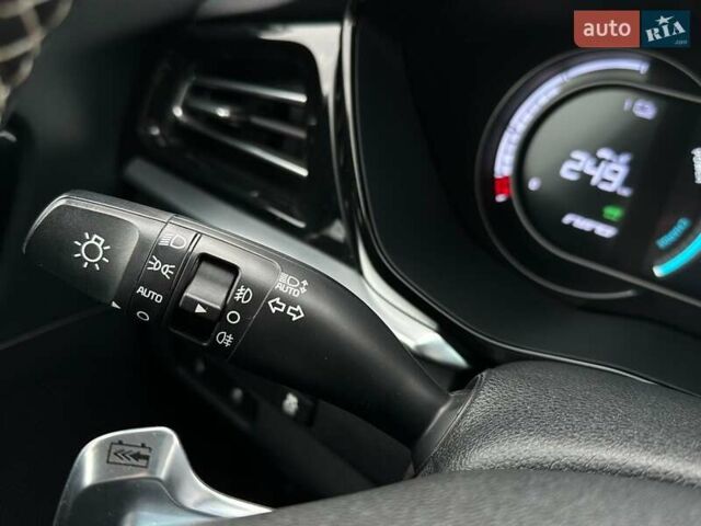 Білий Кіа Niro, об'ємом двигуна 0 л та пробігом 62 тис. км за 24500 $, фото 49 на Automoto.ua
