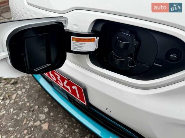 Белый Киа Niro, объемом двигателя 0 л и пробегом 160 тыс. км за 19400 $, фото 17 на Automoto.ua