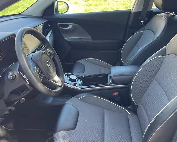 Белый Киа Niro, объемом двигателя 0 л и пробегом 95 тыс. км за 16500 $, фото 38 на Automoto.ua