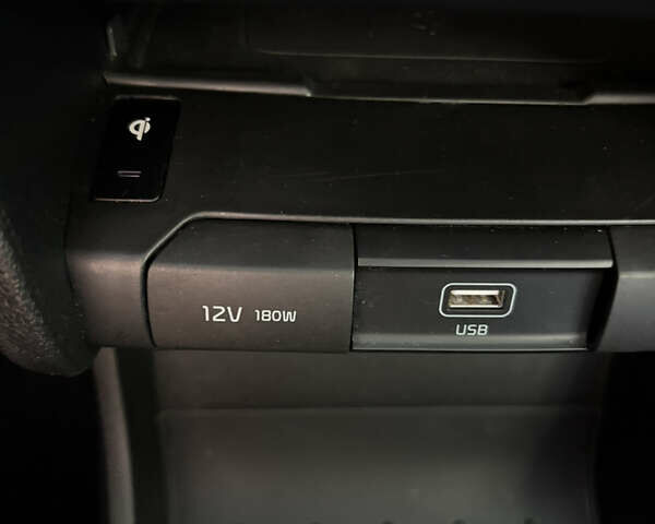 Белый Киа Niro, объемом двигателя 0 л и пробегом 80 тыс. км за 22319 $, фото 24 на Automoto.ua