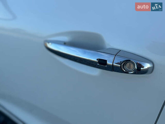 Белый Киа Niro, объемом двигателя 0 л и пробегом 112 тыс. км за 19800 $, фото 6 на Automoto.ua