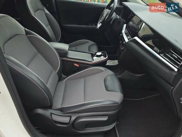 Белый Киа Niro, объемом двигателя 0 л и пробегом 149 тыс. км за 17499 $, фото 35 на Automoto.ua