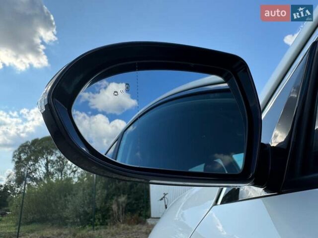 Білий Кіа Niro, об'ємом двигуна 0 л та пробігом 59 тис. км за 23800 $, фото 6 на Automoto.ua