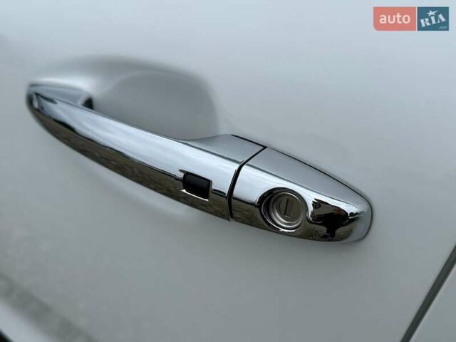 Белый Киа Niro, объемом двигателя 0 л и пробегом 56 тыс. км за 23400 $, фото 13 на Automoto.ua