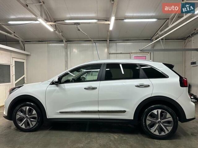 Білий Кіа Niro, об'ємом двигуна 0 л та пробігом 35 тис. км за 24400 $, фото 24 на Automoto.ua