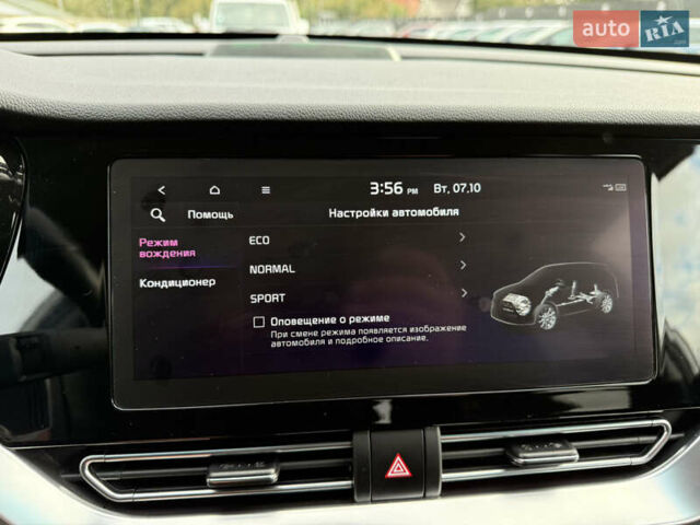 Білий Кіа Niro, об'ємом двигуна 0 л та пробігом 82 тис. км за 23266 $, фото 64 на Automoto.ua