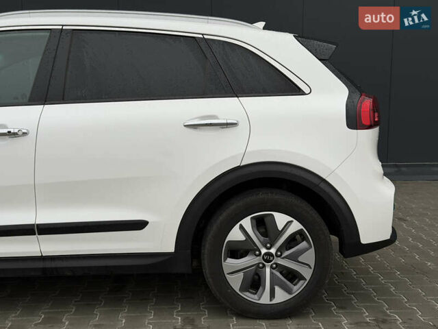 Белый Киа Niro, объемом двигателя 0 л и пробегом 51 тыс. км за 24200 $, фото 81 на Automoto.ua