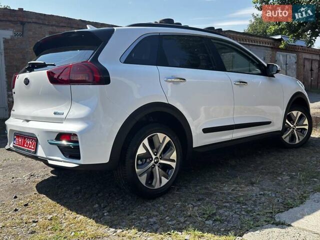 Белый Киа Niro, объемом двигателя 0 л и пробегом 140 тыс. км за 17800 $, фото 17 на Automoto.ua