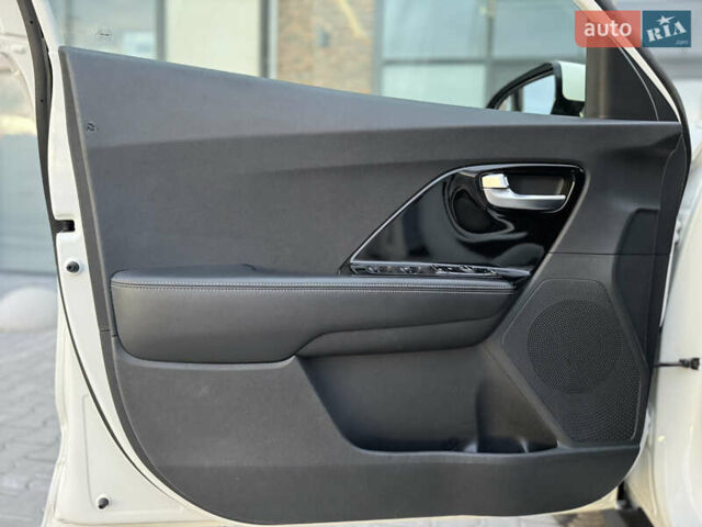 Белый Киа Niro, объемом двигателя 0 л и пробегом 113 тыс. км за 17800 $, фото 45 на Automoto.ua