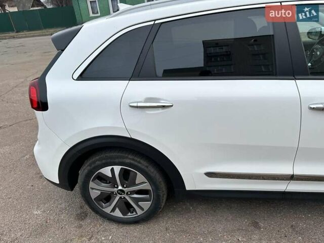 Белый Киа Niro, объемом двигателя 0 л и пробегом 1 тыс. км за 17950 $, фото 2 на Automoto.ua