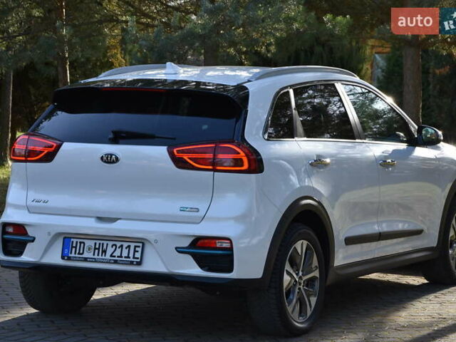 Белый Киа Niro, объемом двигателя 0 л и пробегом 37 тыс. км за 24890 $, фото 4 на Automoto.ua