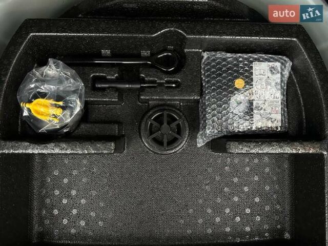 Белый Киа Niro, объемом двигателя 0 л и пробегом 56 тыс. км за 23400 $, фото 74 на Automoto.ua