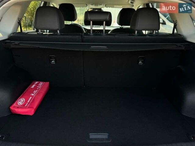 Белый Киа Niro, объемом двигателя 0 л и пробегом 59 тыс. км за 22800 $, фото 65 на Automoto.ua