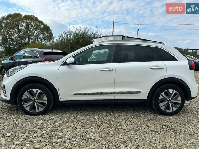 Белый Киа Niro, объемом двигателя 0 л и пробегом 62 тыс. км за 23500 $, фото 22 на Automoto.ua