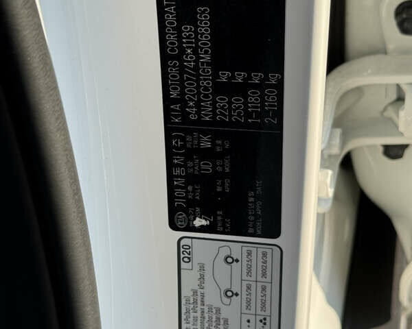 Білий Кіа Niro, об'ємом двигуна 0 л та пробігом 107 тис. км за 20900 $, фото 26 на Automoto.ua