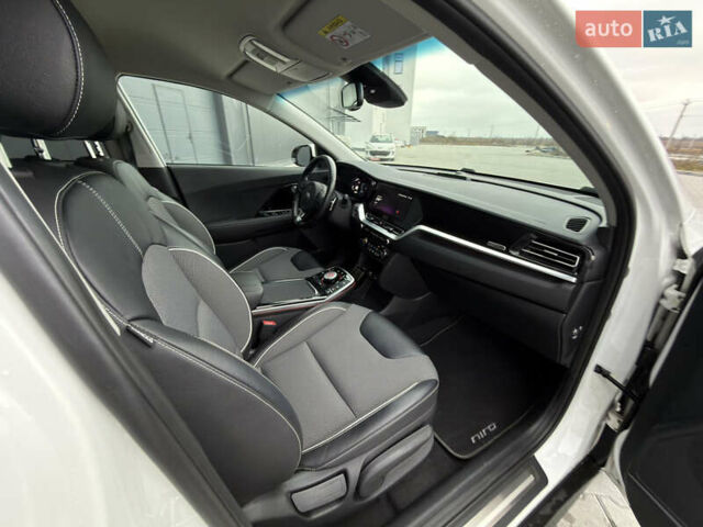Белый Киа Niro, объемом двигателя 0 л и пробегом 39 тыс. км за 23400 $, фото 58 на Automoto.ua