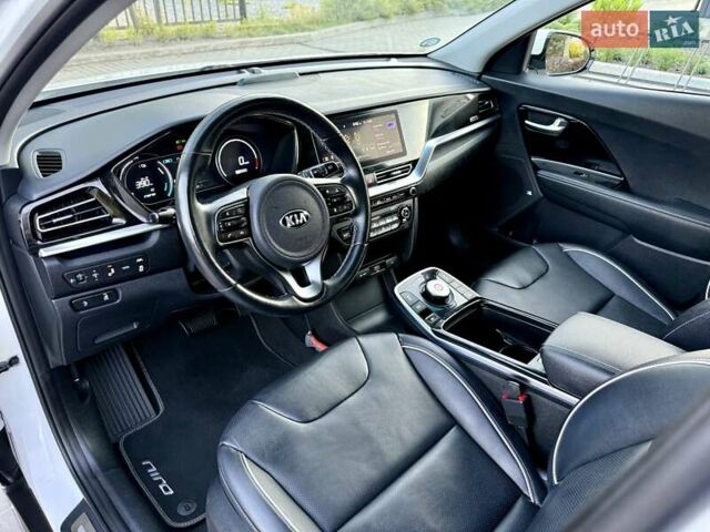 Белый Киа Niro, объемом двигателя 0 л и пробегом 82 тыс. км за 18950 $, фото 55 на Automoto.ua