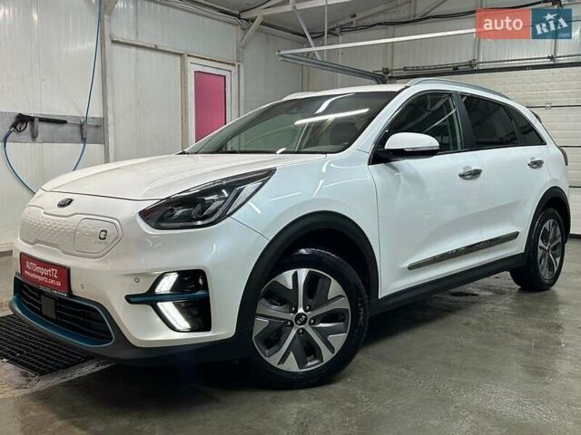 Білий Кіа Niro, об'ємом двигуна 0 л та пробігом 35 тис. км за 24400 $, фото 22 на Automoto.ua