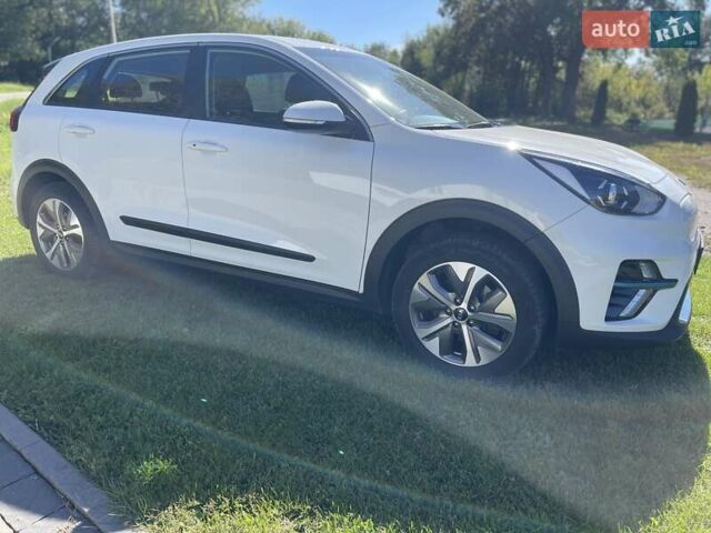 Белый Киа Niro, объемом двигателя 0 л и пробегом 95 тыс. км за 16500 $, фото 34 на Automoto.ua