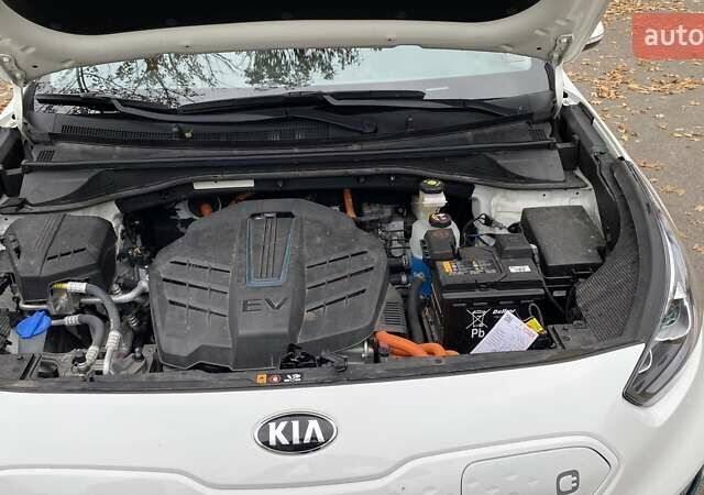 Белый Киа Niro, объемом двигателя 0 л и пробегом 63 тыс. км за 22500 $, фото 41 на Automoto.ua