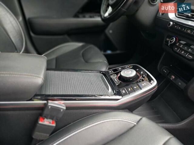 Білий Кіа Niro, об'ємом двигуна 0 л та пробігом 60 тис. км за 22900 $, фото 15 на Automoto.ua
