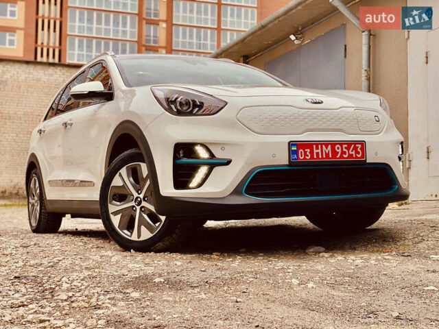 Белый Киа Niro, объемом двигателя 0 л и пробегом 164 тыс. км за 17750 $, фото 4 на Automoto.ua