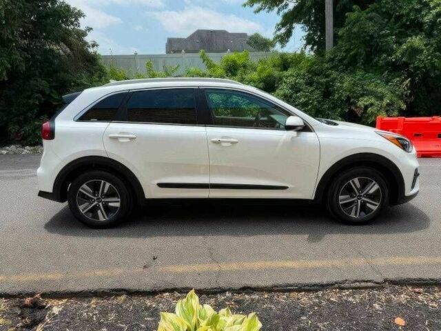 Белый Киа Niro, объемом двигателя 1.6 л и пробегом 55 тыс. км за 13800 $, фото 7 на Automoto.ua