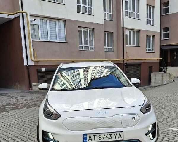 Белый Киа Niro, объемом двигателя 0 л и пробегом 130 тыс. км за 19300 $, фото 2 на Automoto.ua