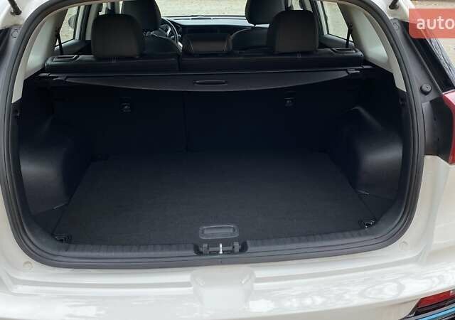 Белый Киа Niro, объемом двигателя 0 л и пробегом 63 тыс. км за 22500 $, фото 37 на Automoto.ua