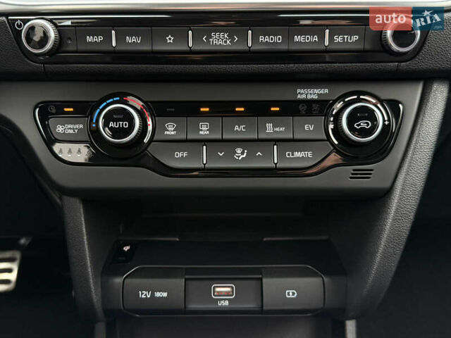 Белый Киа Niro, объемом двигателя 0 л и пробегом 54 тыс. км за 24700 $, фото 71 на Automoto.ua