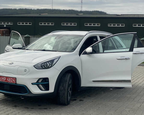 Белый Киа Niro, объемом двигателя 0 л и пробегом 120 тыс. км за 17700 $, фото 7 на Automoto.ua