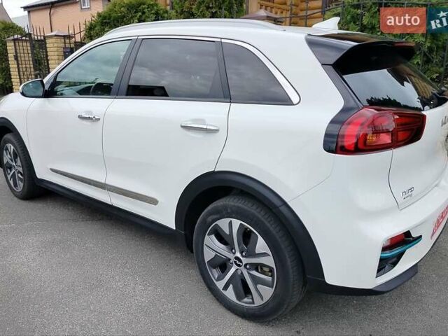 Білий Кіа Niro, об'ємом двигуна 0 л та пробігом 75 тис. км за 19700 $, фото 34 на Automoto.ua