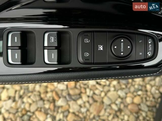 Белый Киа Niro, объемом двигателя 0 л и пробегом 56 тыс. км за 23400 $, фото 3 на Automoto.ua