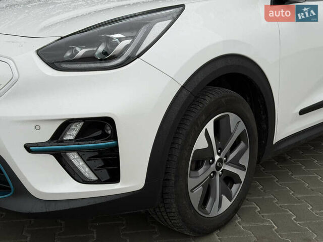 Белый Киа Niro, объемом двигателя 0 л и пробегом 51 тыс. км за 24200 $, фото 3 на Automoto.ua