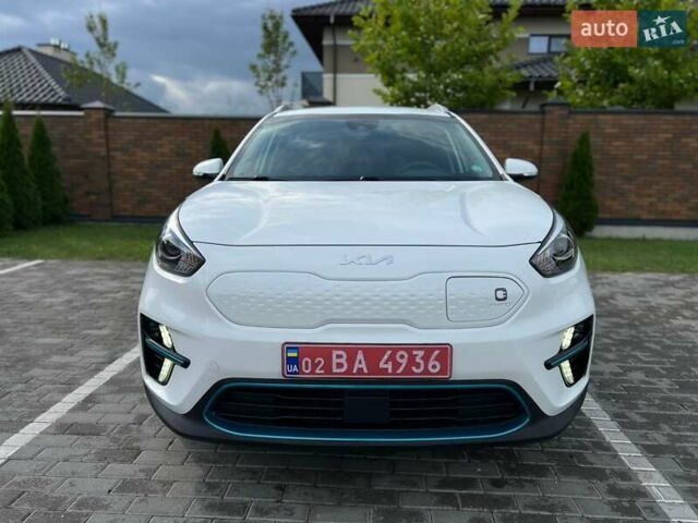 Белый Киа Niro, объемом двигателя 0 л и пробегом 112 тыс. км за 18800 $, фото 1 на Automoto.ua