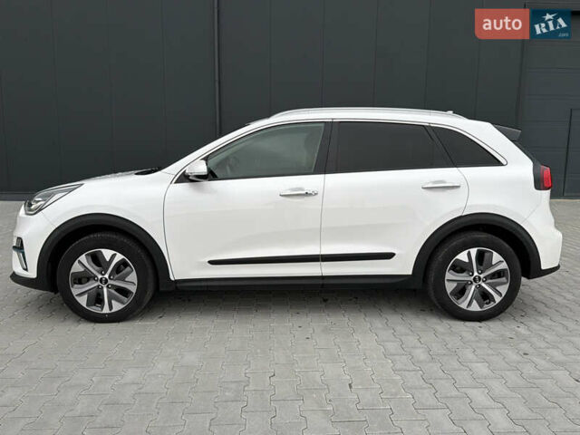 Белый Киа Niro, объемом двигателя 0 л и пробегом 39 тыс. км за 23400 $, фото 91 на Automoto.ua