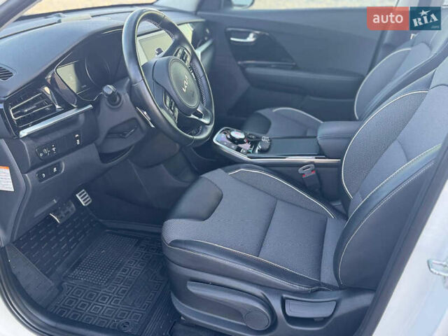 Белый Киа Niro, объемом двигателя 0 л и пробегом 112 тыс. км за 19800 $, фото 16 на Automoto.ua
