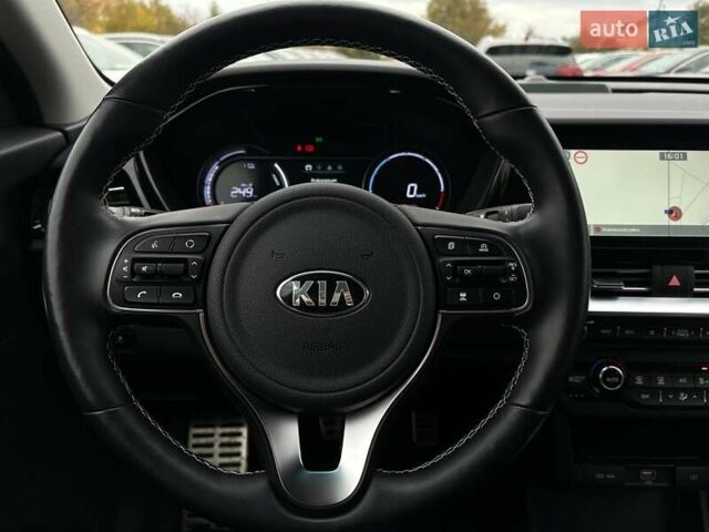 Білий Кіа Niro, об'ємом двигуна 0 л та пробігом 62 тис. км за 24500 $, фото 45 на Automoto.ua