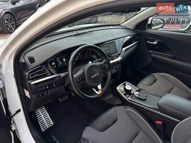Белый Киа Niro, объемом двигателя 0 л и пробегом 72 тыс. км за 23600 $, фото 19 на Automoto.ua