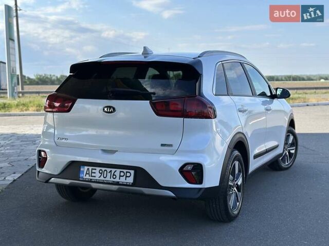 Белый Киа Niro, объемом двигателя 1.58 л и пробегом 18 тыс. км за 25900 $, фото 9 на Automoto.ua