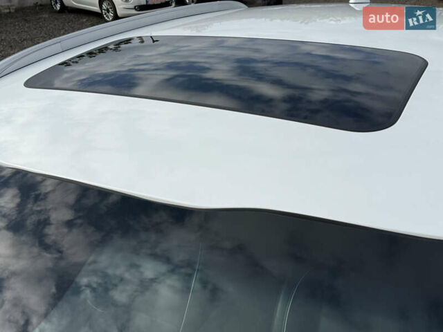 Білий Кіа Niro, об'ємом двигуна 0 л та пробігом 82 тис. км за 23266 $, фото 16 на Automoto.ua