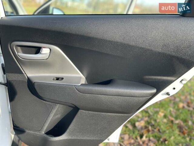 Белый Киа Niro, объемом двигателя 0 л и пробегом 96 тыс. км за 16800 $, фото 37 на Automoto.ua