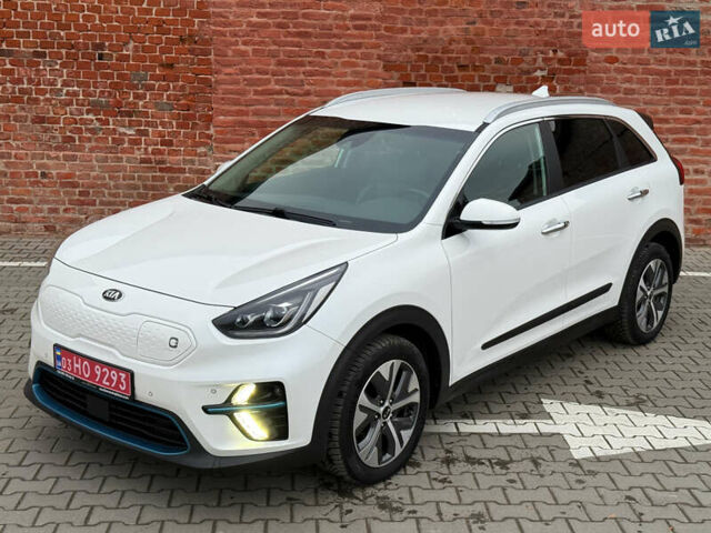 Білий Кіа Niro, об'ємом двигуна 0 л та пробігом 118 тис. км за 20500 $, фото 6 на Automoto.ua