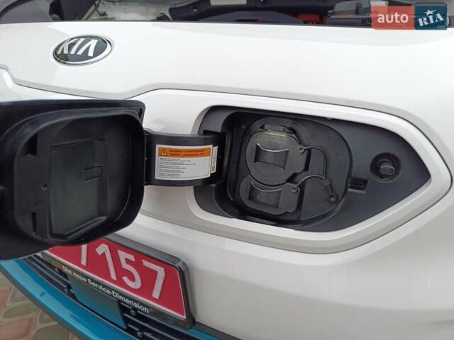Белый Киа Niro, объемом двигателя 0 л и пробегом 34 тыс. км за 19999 $, фото 63 на Automoto.ua
